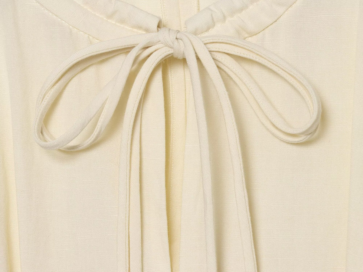 Women's long sleeved round neck pleated dress