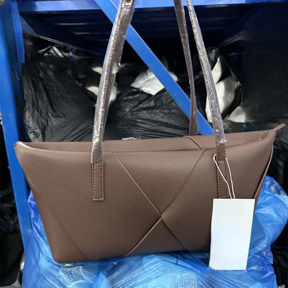 #258 Women's new stitching contrast shoulder bag large commuter handbag